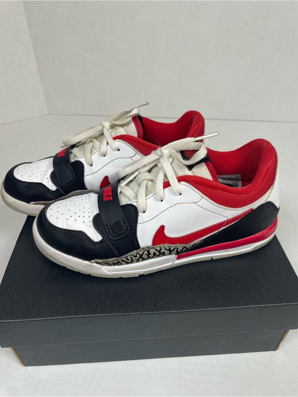 Jordan Air Jordan Legacy 312 Low (PS) Boys Sneakers White/Red/Black/Gray 2.5Y
